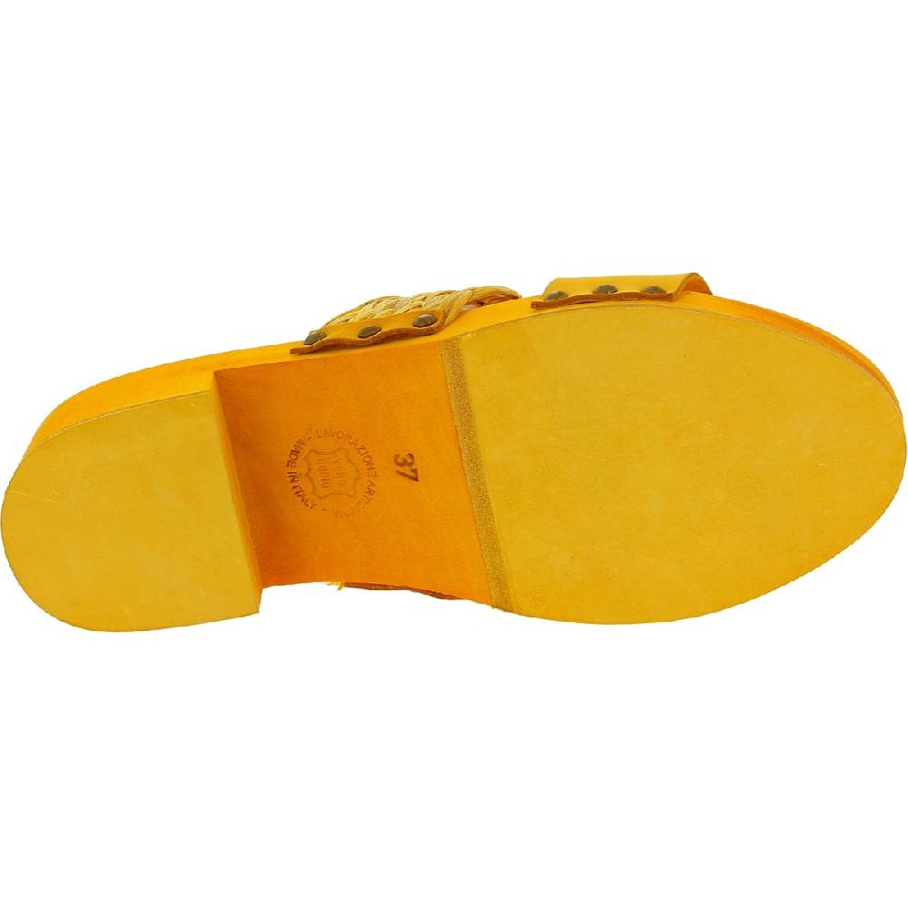 Lartigiano Del Cuoio Sabot da donna giallo in legno artigianali con fascia in rafia e pelle 2025