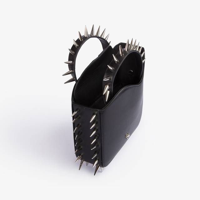 Le Silla Small bag pelle nera con borchie argento Convenienza