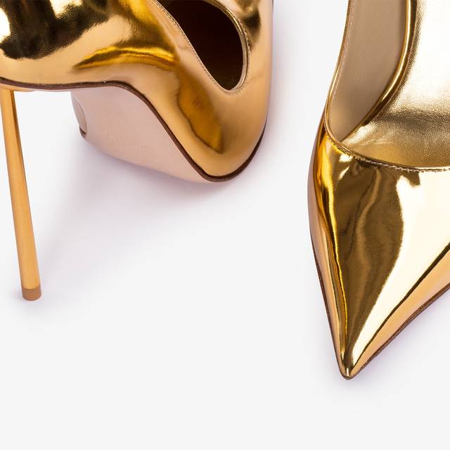 Le Silla Décolleté metallizzata oro pepita Offerta