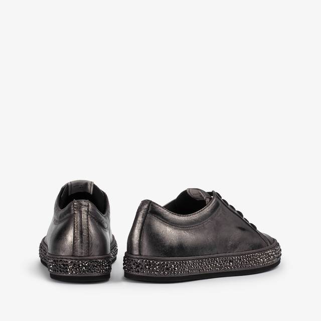 Le Silla Sneaker pelle laminata effetto vintage peltro con Cristalli In Vendita