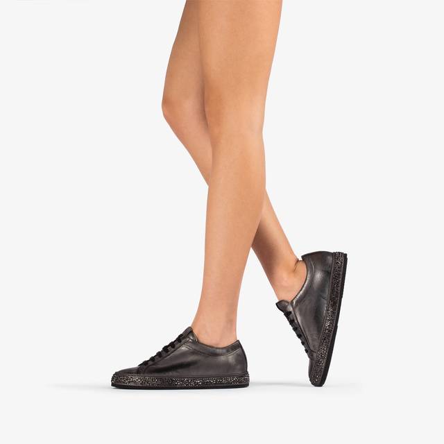 Le Silla Sneaker pelle laminata effetto vintage peltro con Cristalli In Vendita