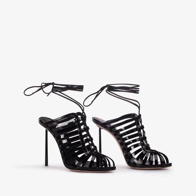 Le Silla Sandalo gladiatore vernice nero con listini In Vendita