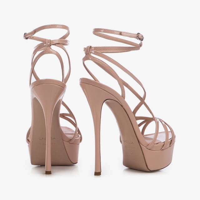 Le Silla Sandalo con plateau vernice nude skin Sconti questo mese