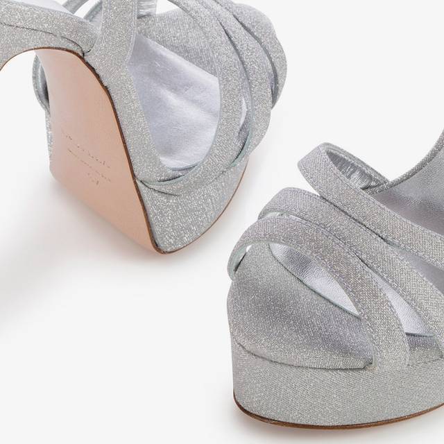 Le Silla Sandalo con plateau tessuto glitterato argento Limitato a 3 giorni