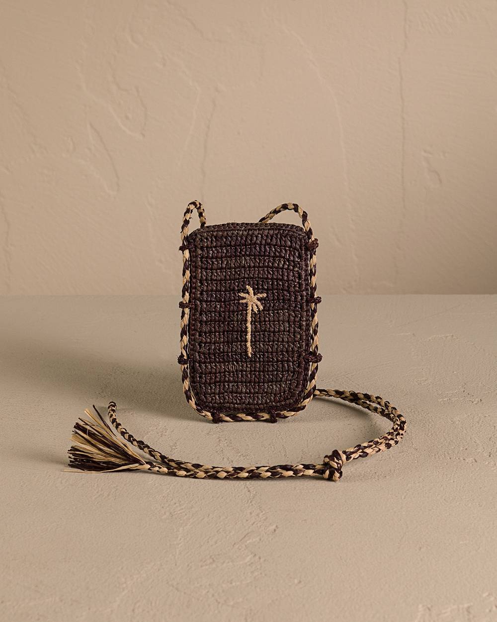 Manebí Raffia Phone Case - Shoulder Strap Chocolate With Tan Palm Consegna Veloce