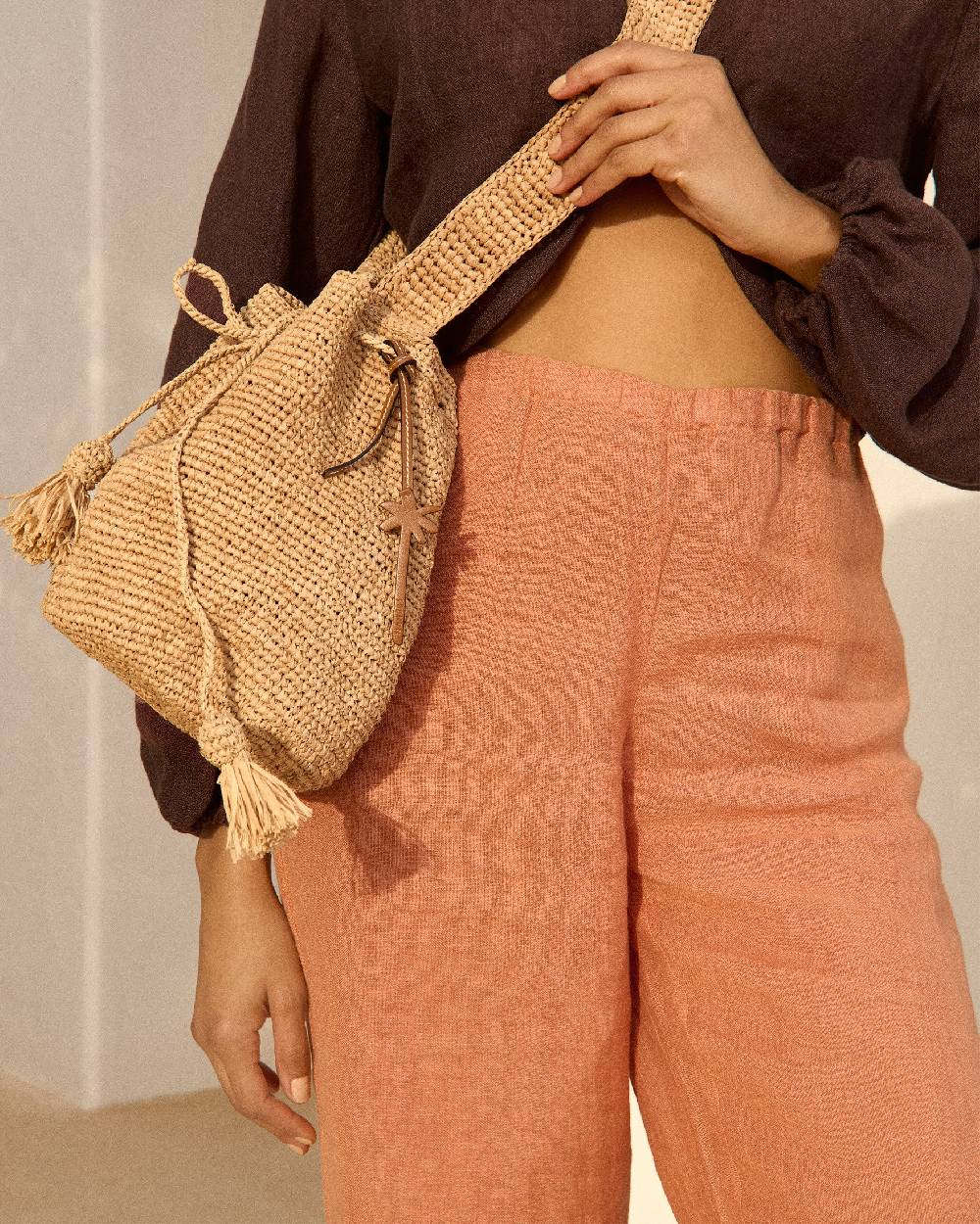 Manebí Raffia Beach Bucket - Palm Leather Tag Tan Vendite Flash