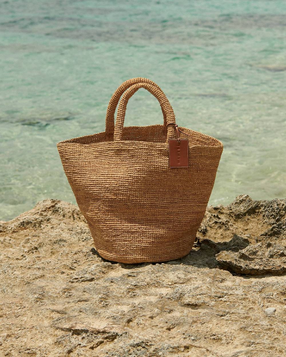 Manebí Raffia Summer Bag - Leather Handle \u0026 Palm Leather Tag Tan 2025