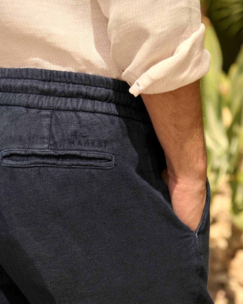 Manebí Woven Linen Santa Barbara Trousers - Night Blue Convenienza