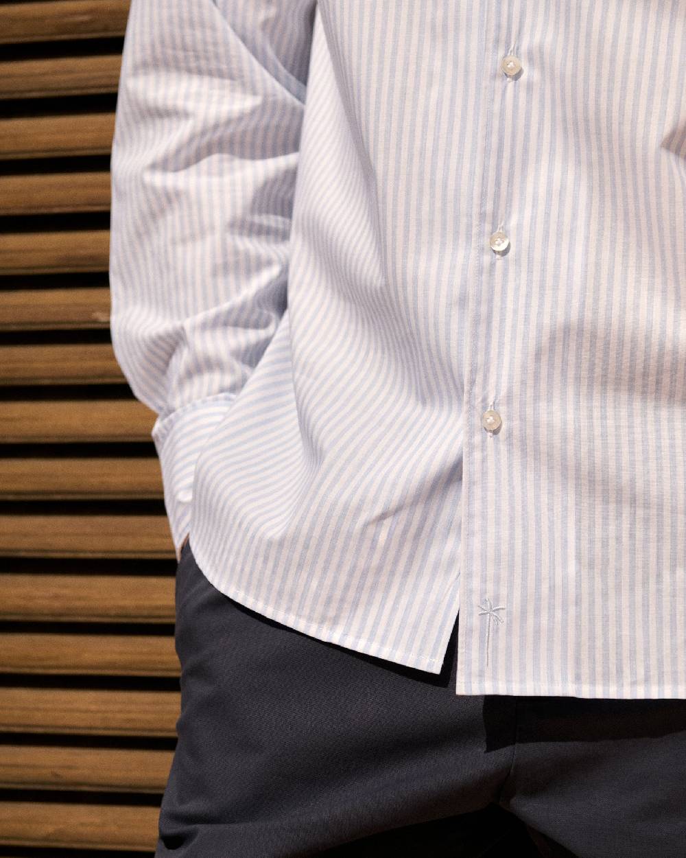 Manebí Poplin Panama Shirt - Light Blue \u0026 White Watercolor Stripes Vendita Economica