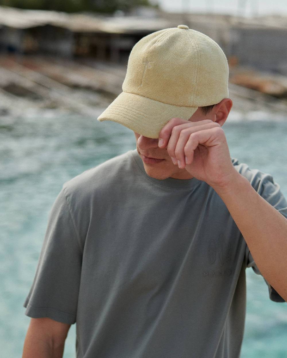Manebí Organic Terry Cotton Lucca Cap - Embroidered Logo Sand Qualità Garantita