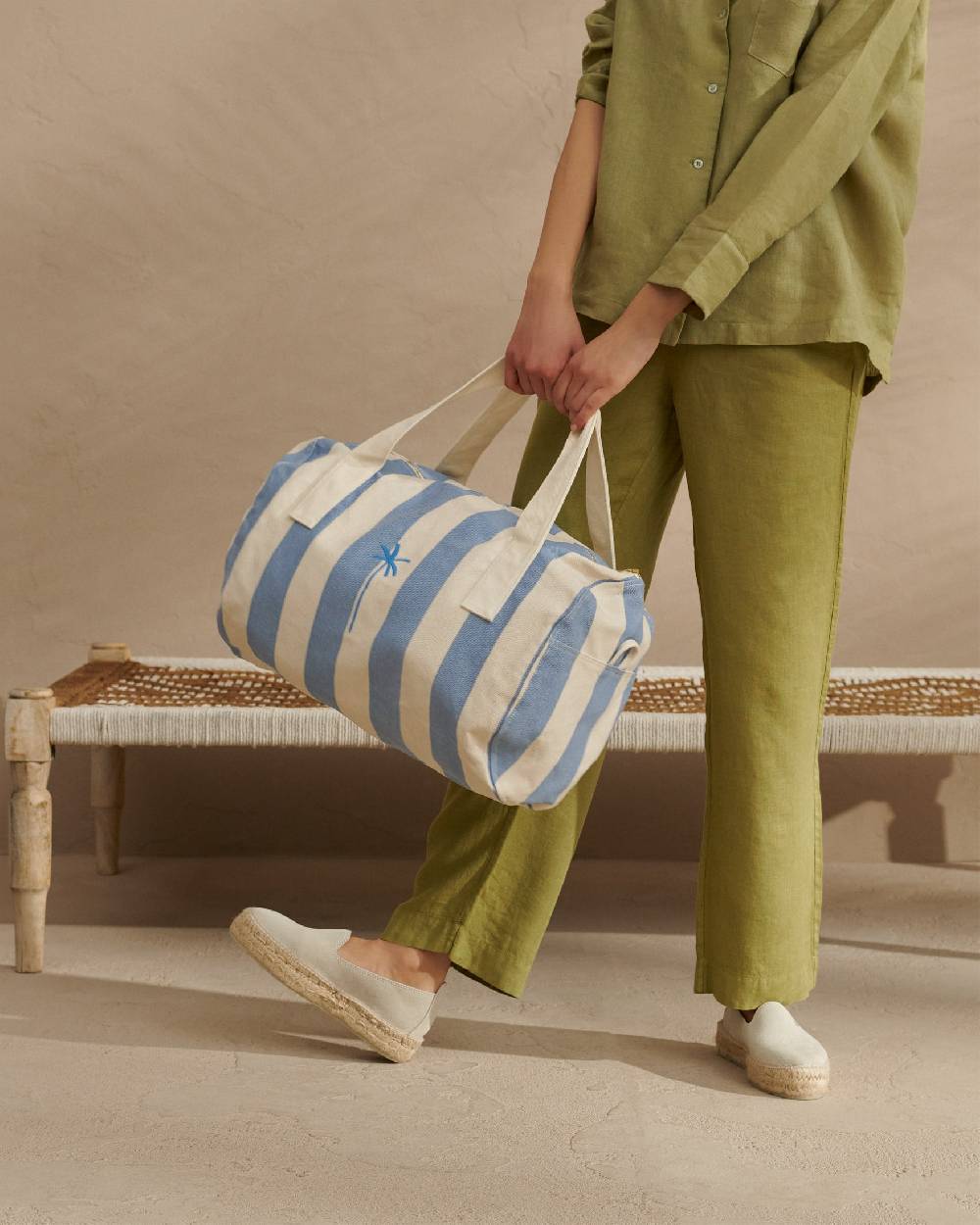 Manebí Canvas Weekend Bag - Embroidered Logo White and Indigo Stripes Promozione Limitata
