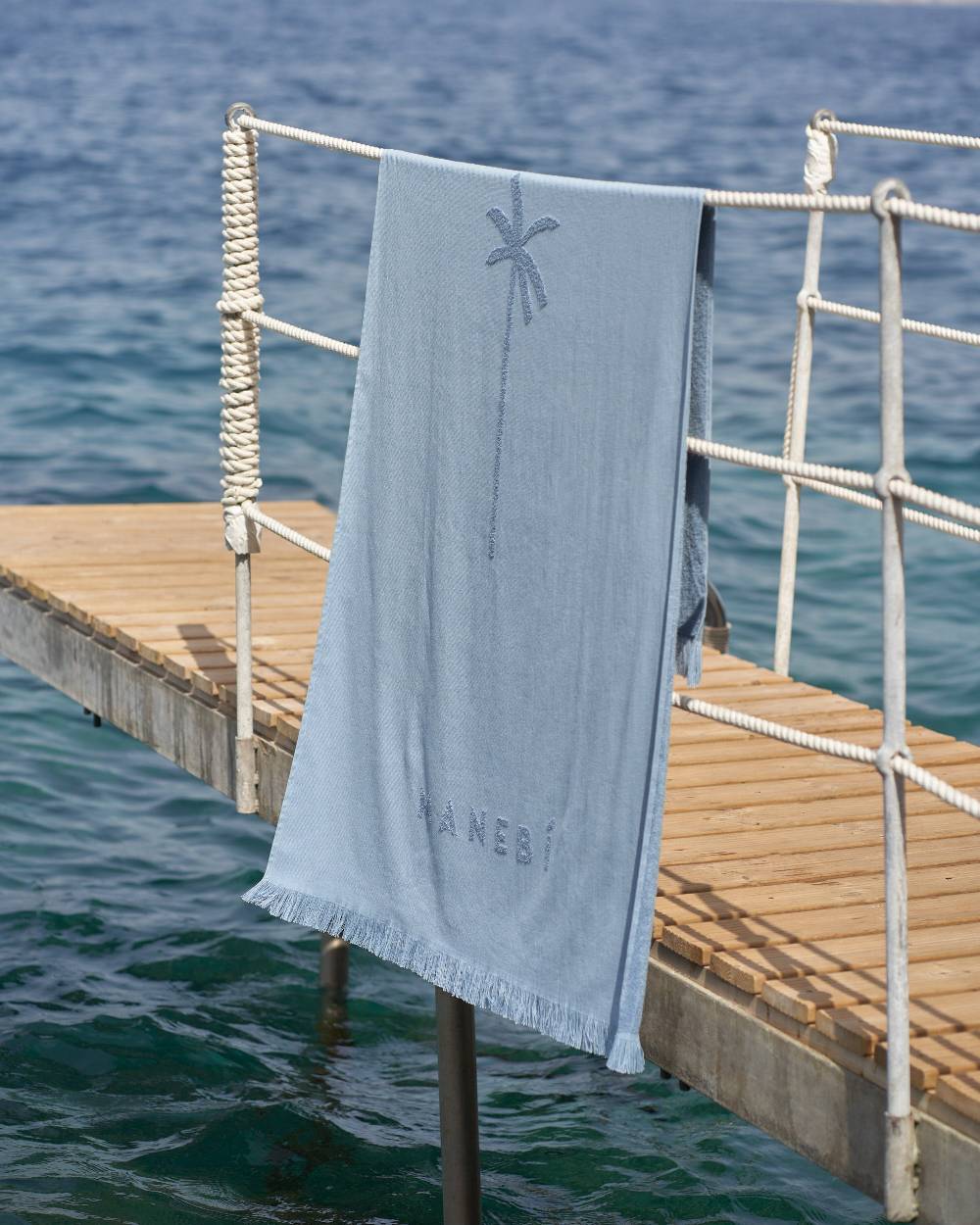 Manebí Jaquard Beach Towel - Embroidered Palm With Palm \u0026 Logo Indigo Fino Al -60%