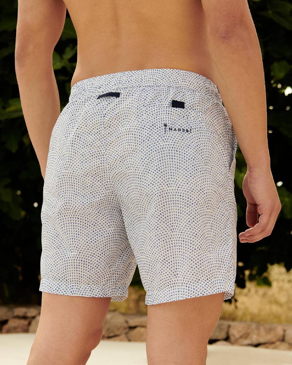 Manebí Printed Radial Triangles Swim Shorts - Recycled Ultra Light White \u0026 Triangles Spedizione Gratuita