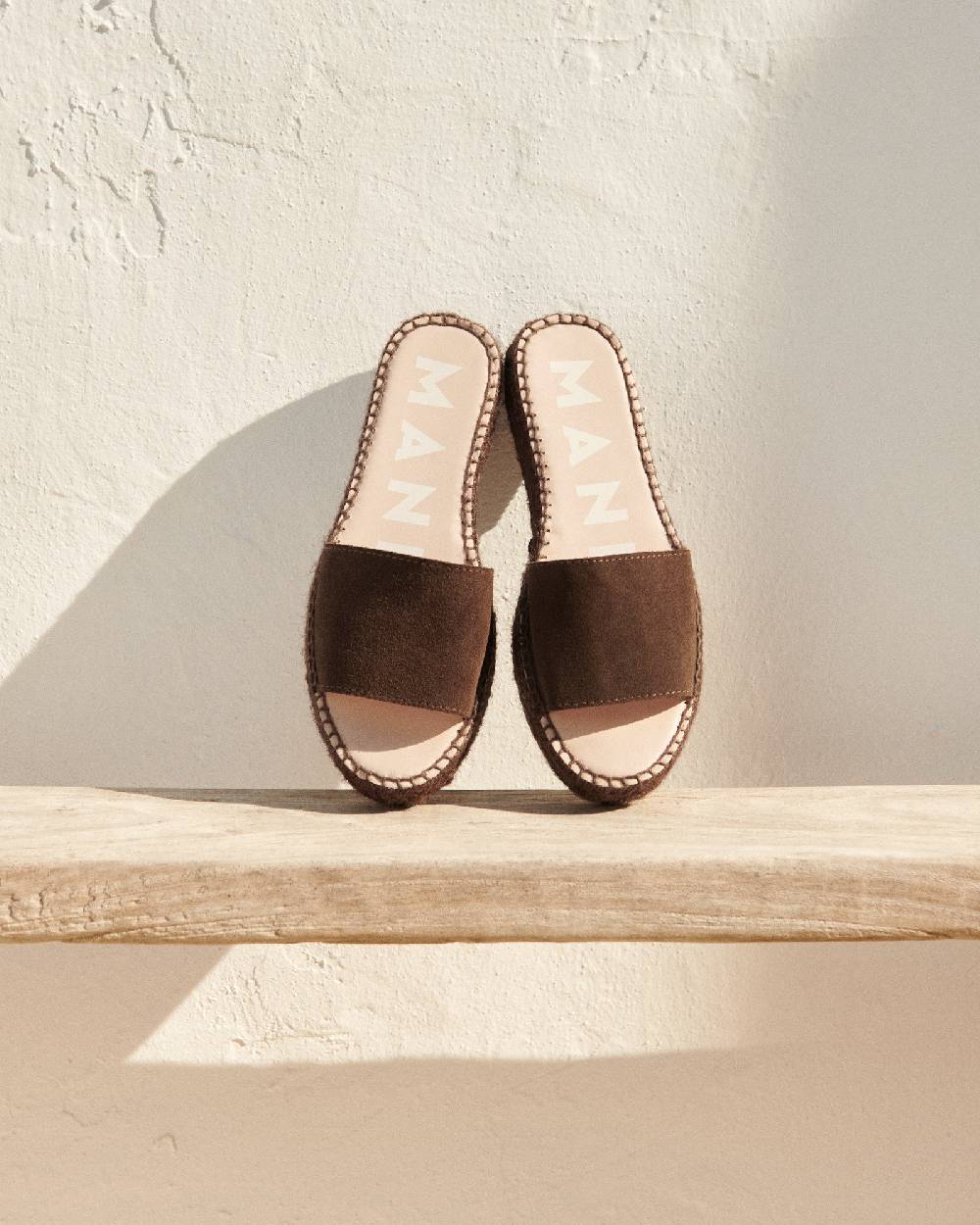 Manebí Suede Double Sole Slides - Hamptons Cocoa On Tone Convenienza