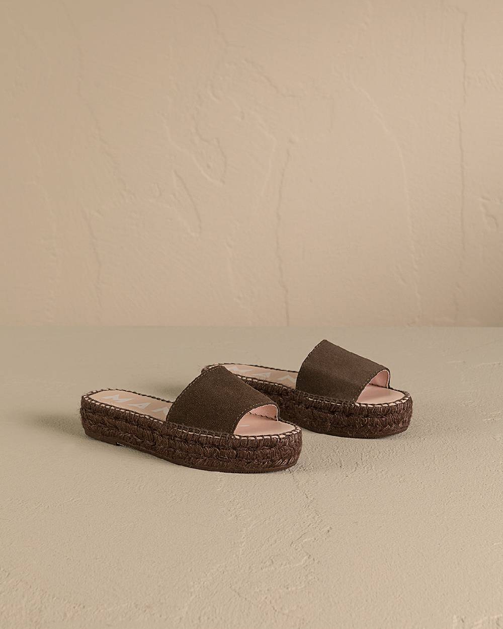 Manebí Suede Double Sole Slides - Hamptons Cocoa On Tone Convenienza