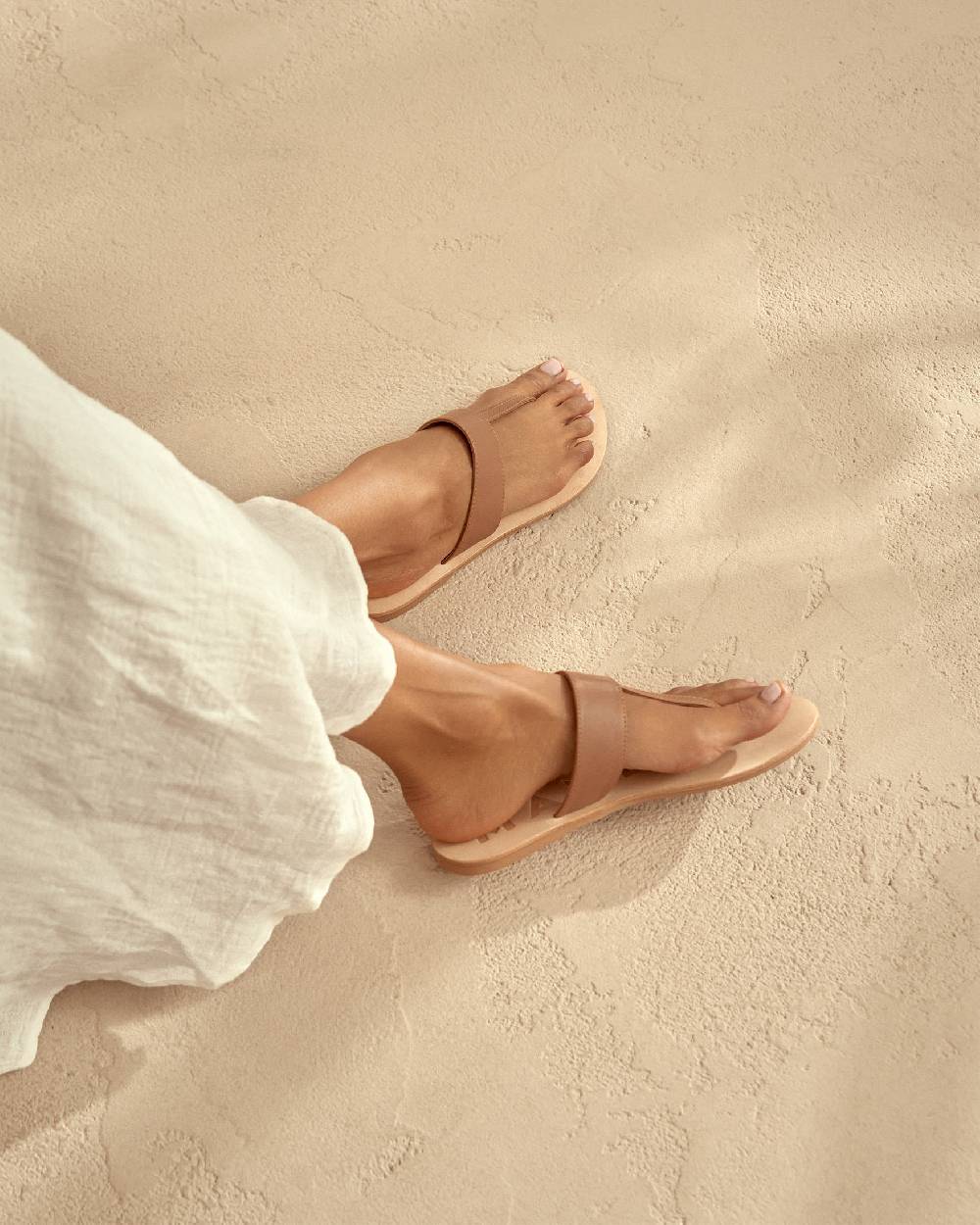 Manebí Leather Sandals - Canyon Tan Thongs I Più Venduti