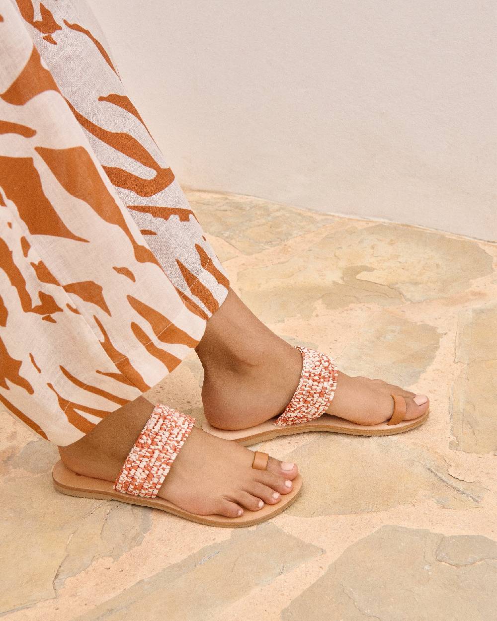 Manebí Raffia \u0026 Leather|Toe Ring Sandals - Orange Rust \u0026 Natural Mélange 2025