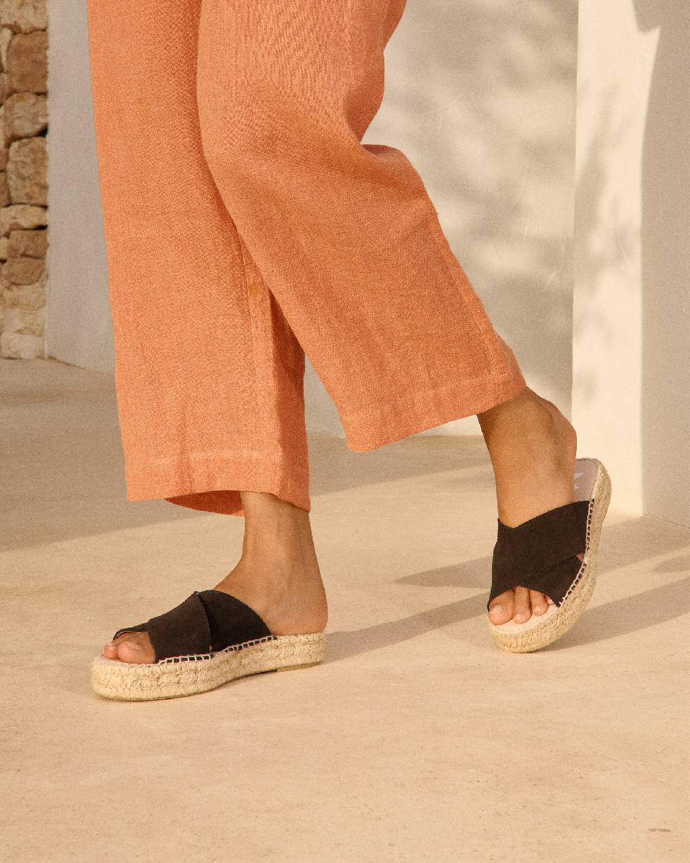 Manebí Suede Double Sole|Crossed Bands Sandals - Cocoa Qualità