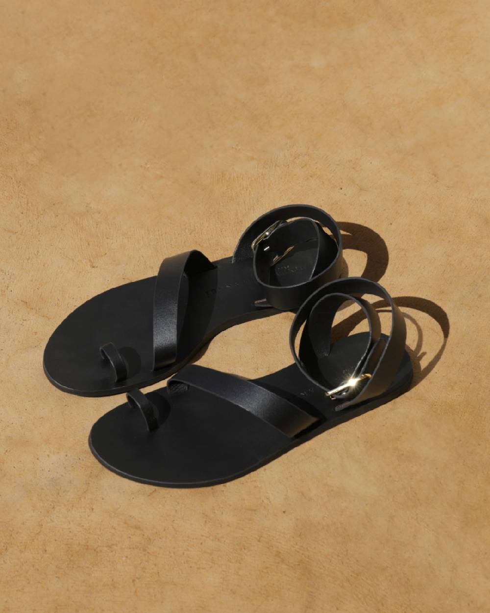 Manebí Sandali Chloe Stile Gladiatore in Pelle - Black Negozi Online