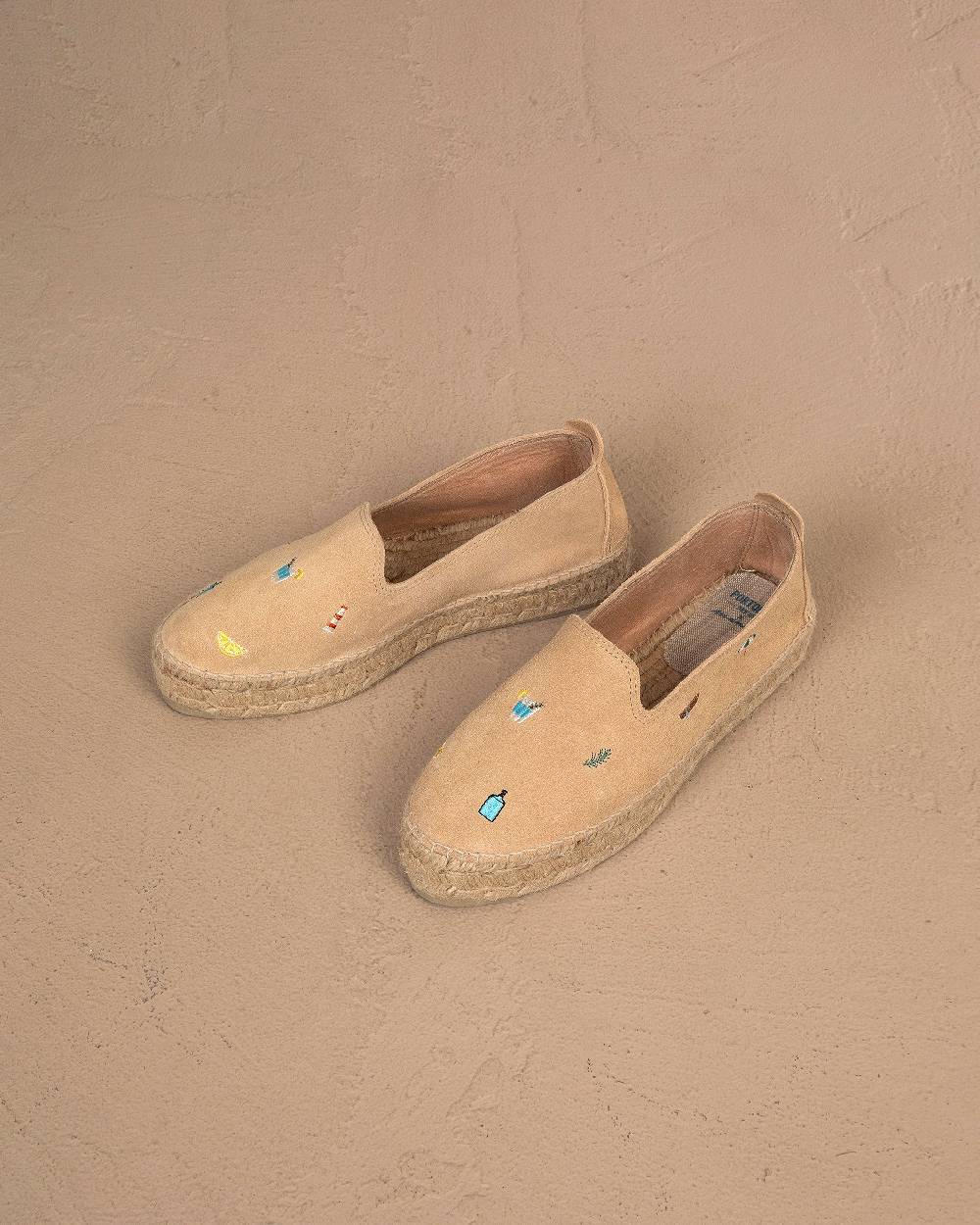Manebí Espadrillas con Platform in Pelle Scamosciata - Portofino Dry Gin X Manebí Champagne Beige con Ricami Multicolor Sconto