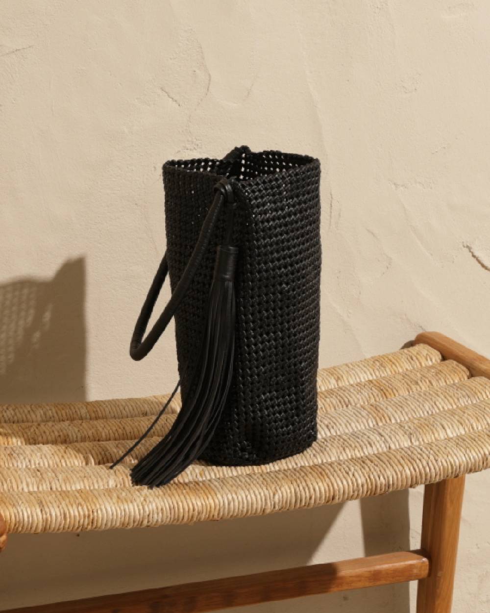 Manebí Borsa a Secchiello Intrecciata in Pelle - Black Saldi