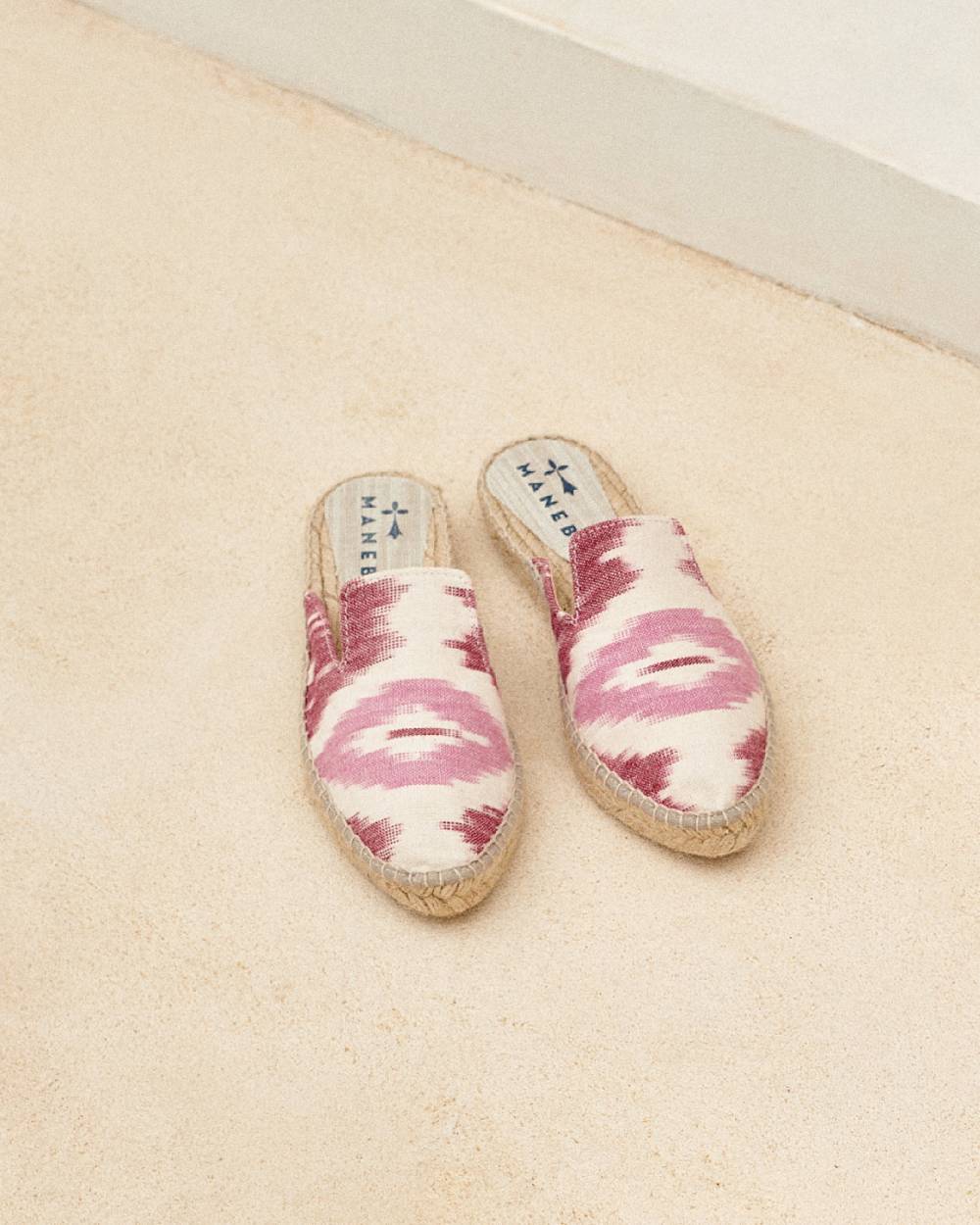 Manebí Dyed Cotton Mules - Tulum Pink And White Ikat Presa
