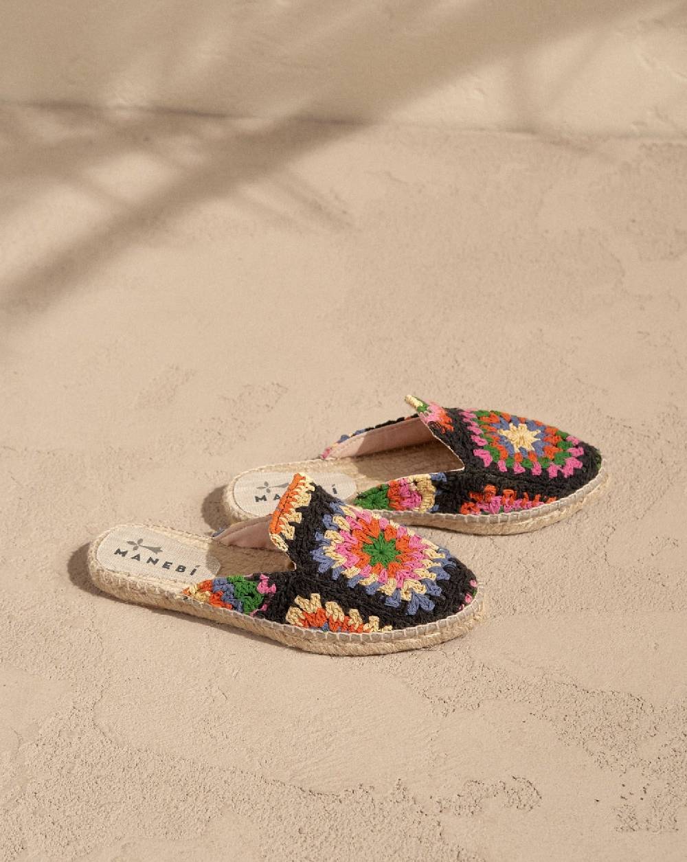 Manebí Cotton Crochet Mules - Yucatán Orange And Pink On Black Sconto