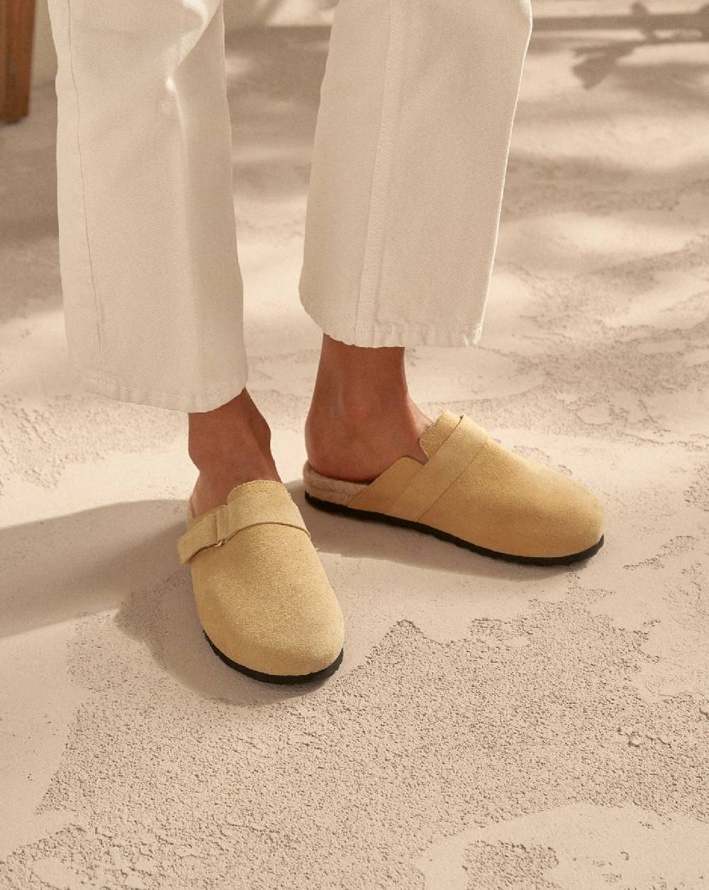 Manebí Suede Clog Mules - Hamptons Inca Cream Offerte