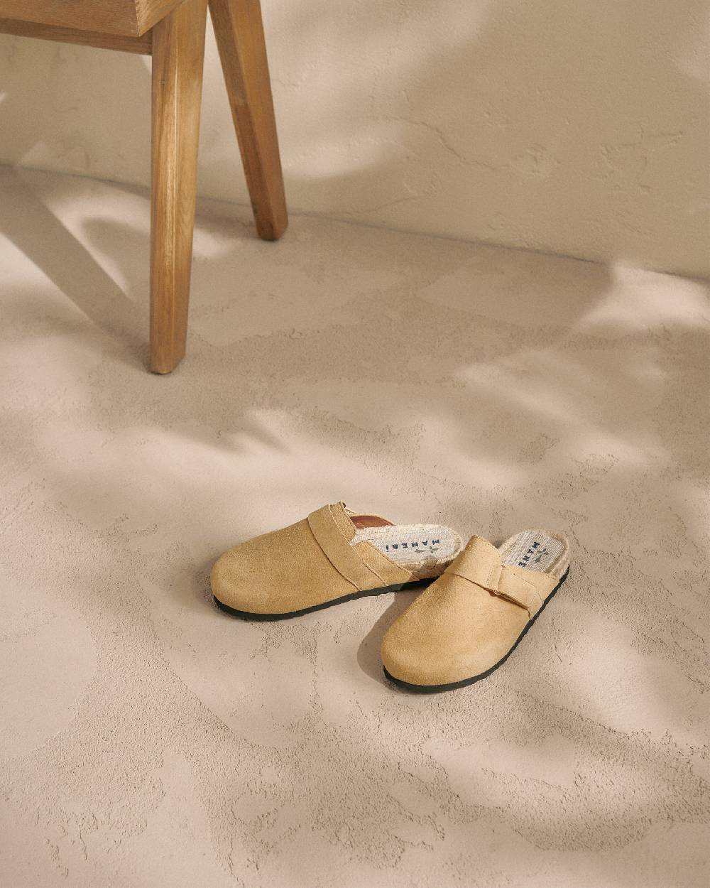 Manebí Suede Clog Mules - Hamptons Inca Cream Offerte