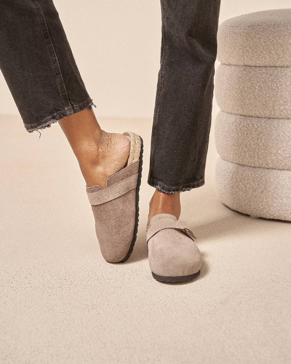Manebí Suede Clog Mules - Hamptons Coco Brown Ultimo giorno