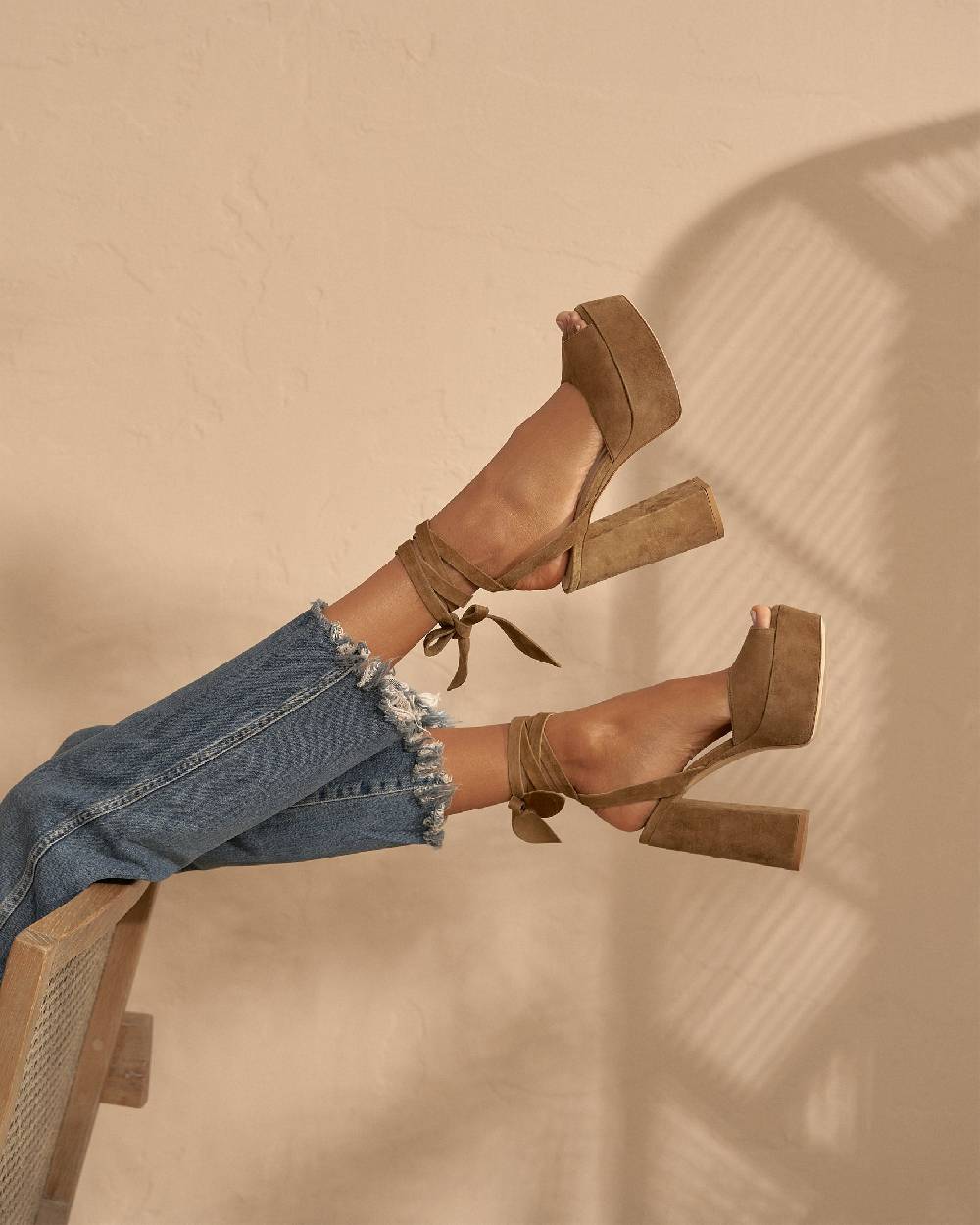 Manebí Bellini Suede Platforms Sandals - Tie-Up Tobacco Vendite Flash