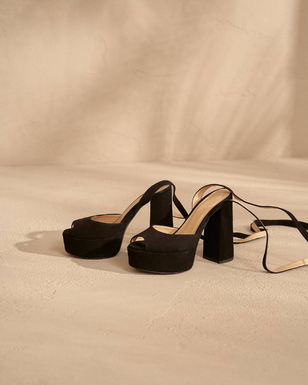 Manebí Bellini Suede Platforms Sandals - Tie-Up Black Negozio