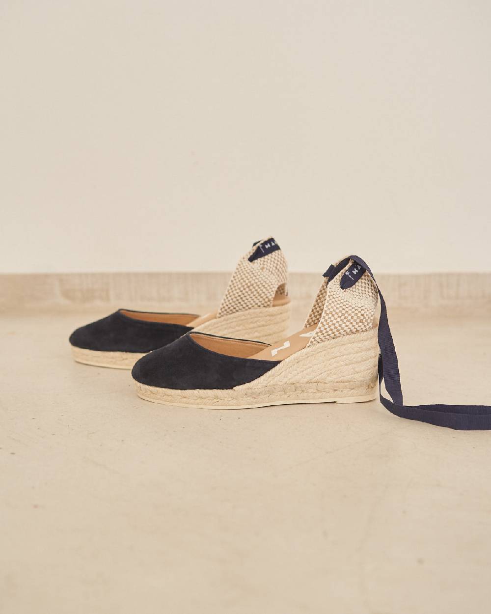 Manebí Soft Suede Low Wedge Espadrilles - Hamptons Patriot Blue Presa