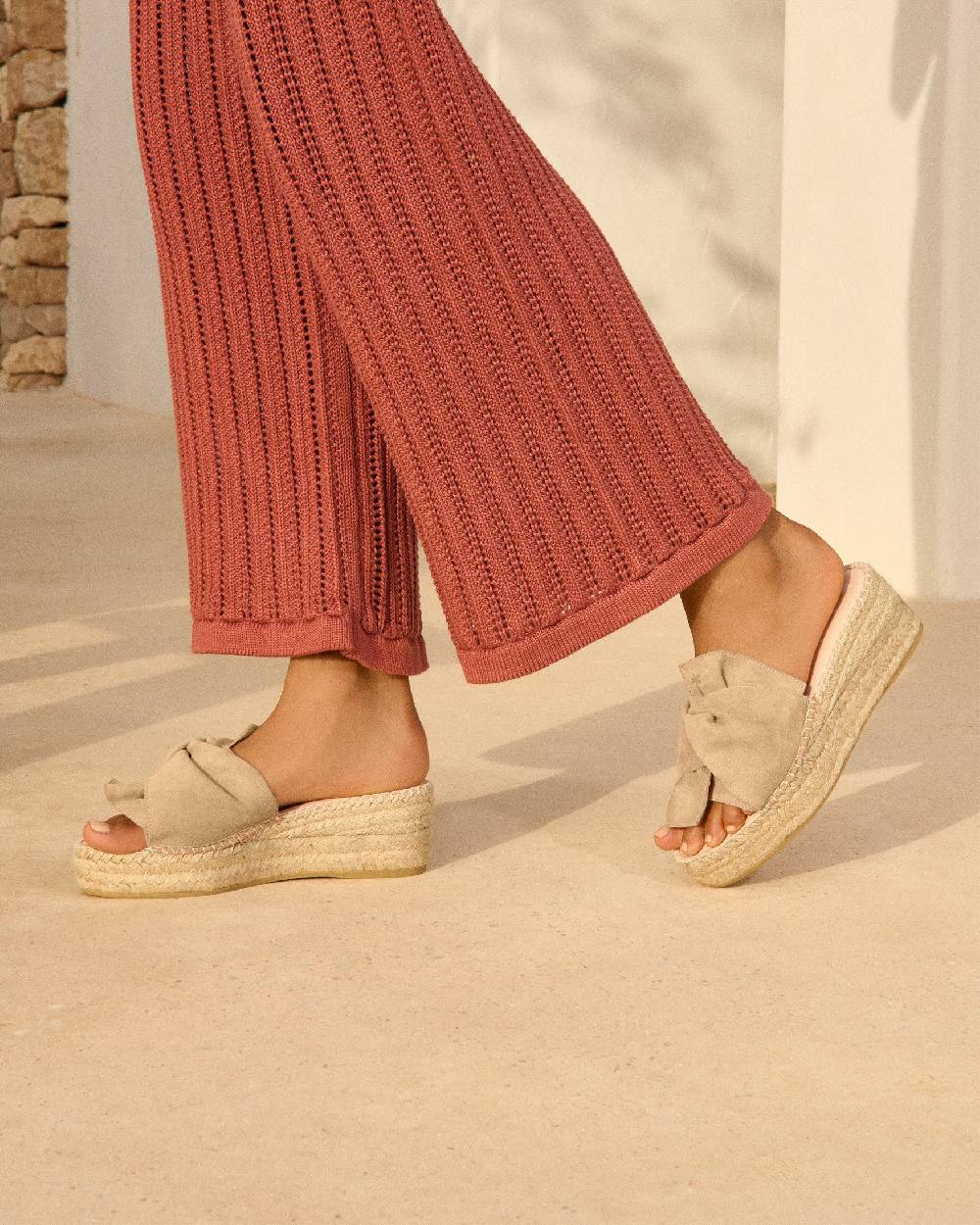 Manebí Soft Suede Platforms With Knot - Hamptons Champagne Beige Sconto