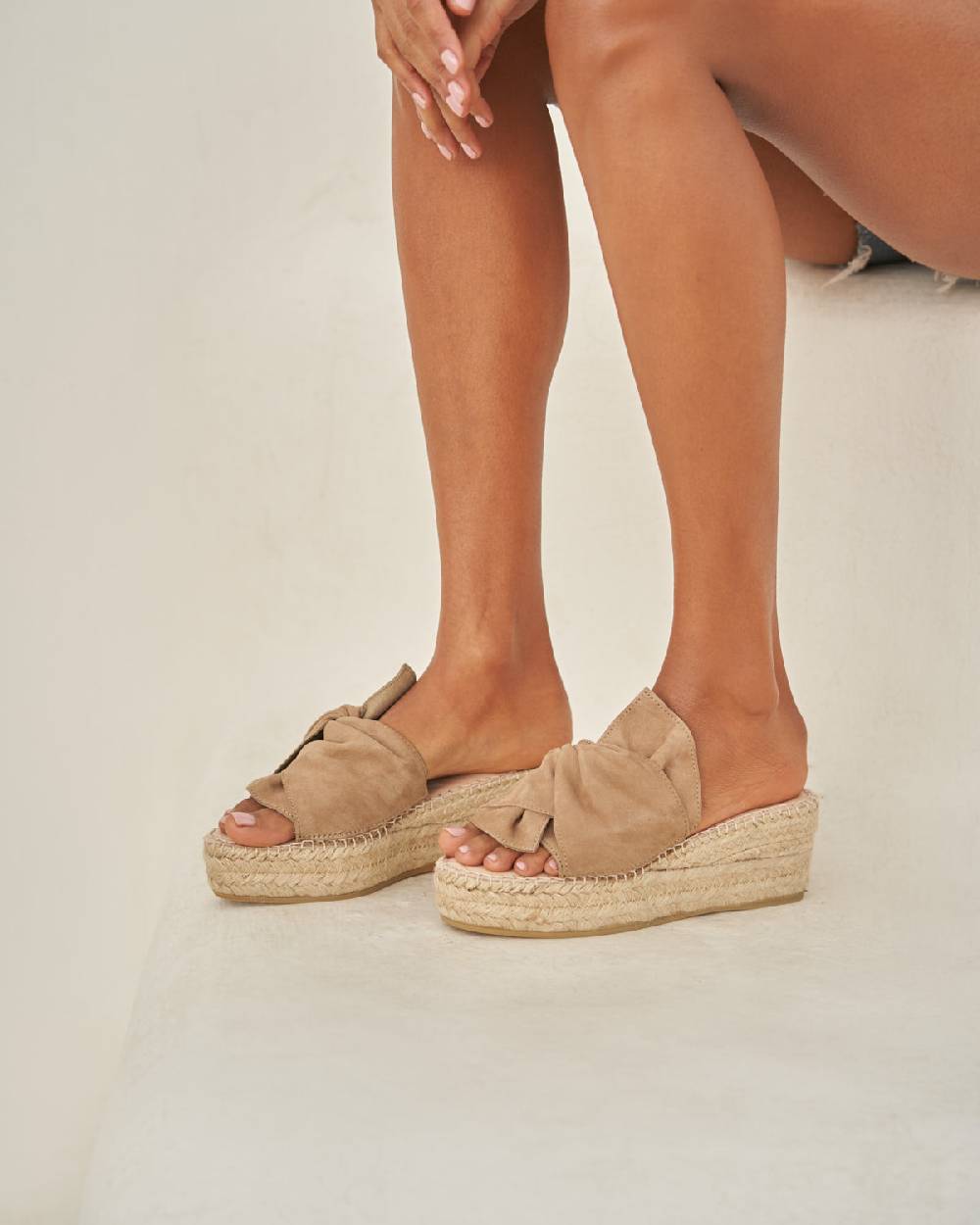 Manebí Soft Suede Platforms With Knot - Hamptons Vintage Taupe Economico