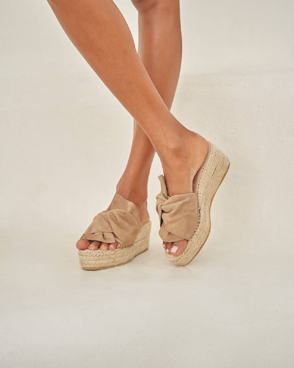 Manebí Soft Suede Platforms With Knot - Hamptons Vintage Taupe Economico