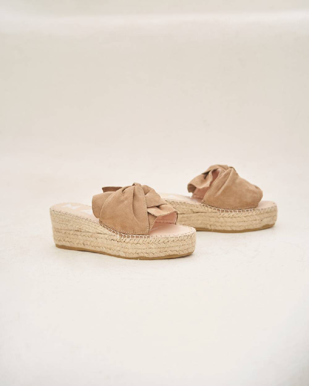 Manebí Soft Suede Platforms With Knot - Hamptons Vintage Taupe Economico