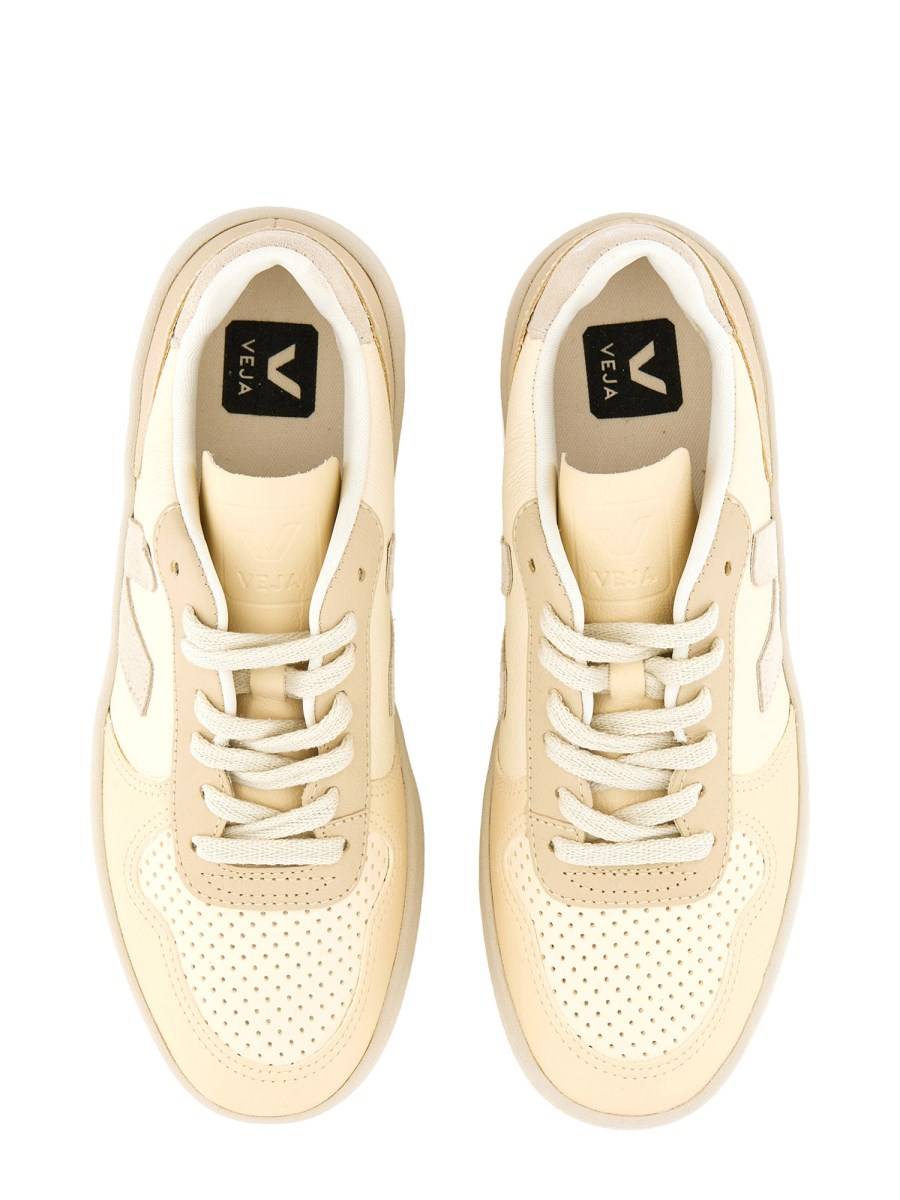 VEJA SNEAKER "V-10" IN PELLE Negozi Online