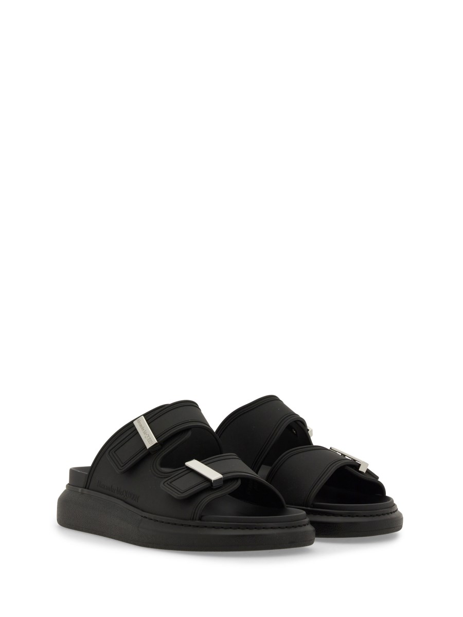 ALEXANDER McQUEEN SANDALO HYBRID OVERSIZE IN GOMMA CON LOGO Offerta speciale della fabbrica