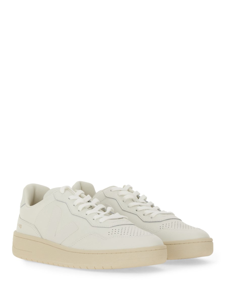 VEJA SNEAKER V-90 IN PELLE Limitato a 3 giorni