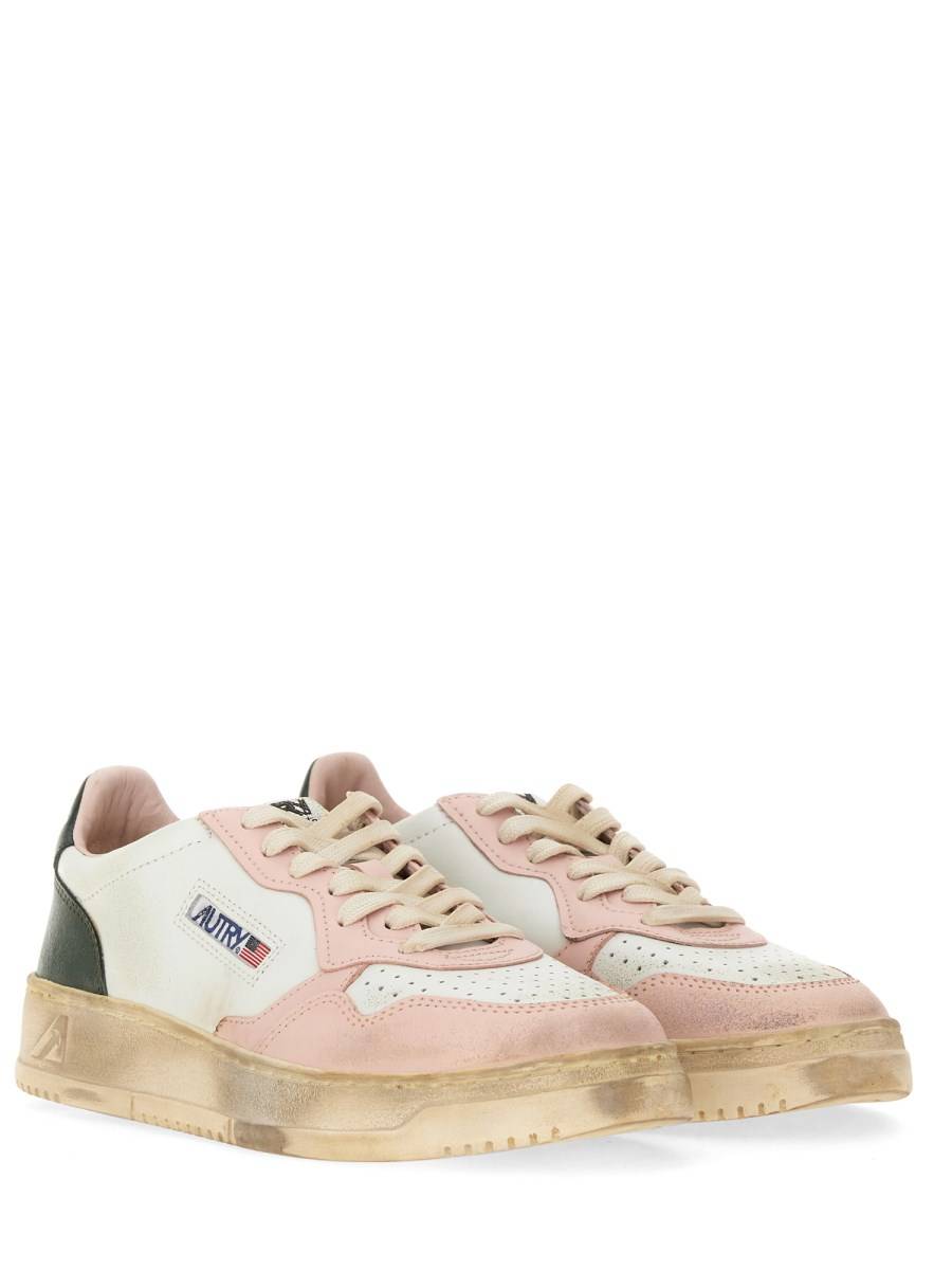 AUTRY SNEAKER SUPER VINTAGE IN PELLE CON LOGO Duty-free