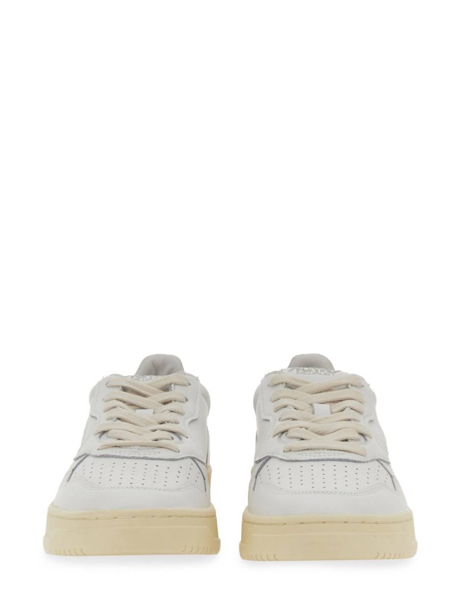 AUTRY SNEAKERS MEDALIST LOW IN PELLE Negozio