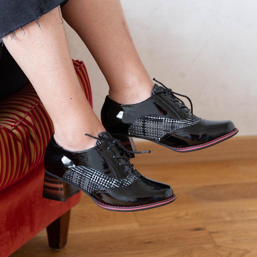 Scarpe Vita Derbies - KACMIKO 24 In Linea