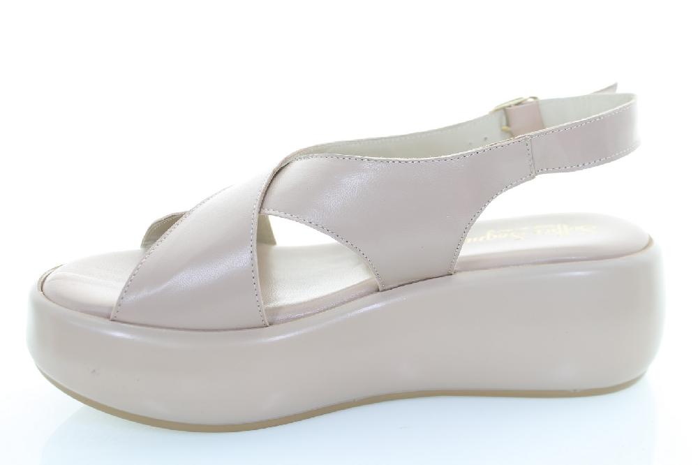 Soffice Sogno Sandalo in pelle a fasce incrociate Online