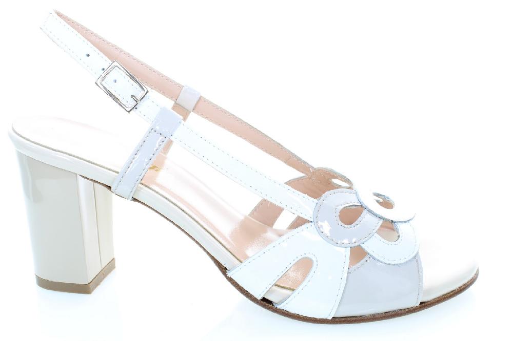 Soffice Sogno Sandalo in pelle effetto vernice Saldi