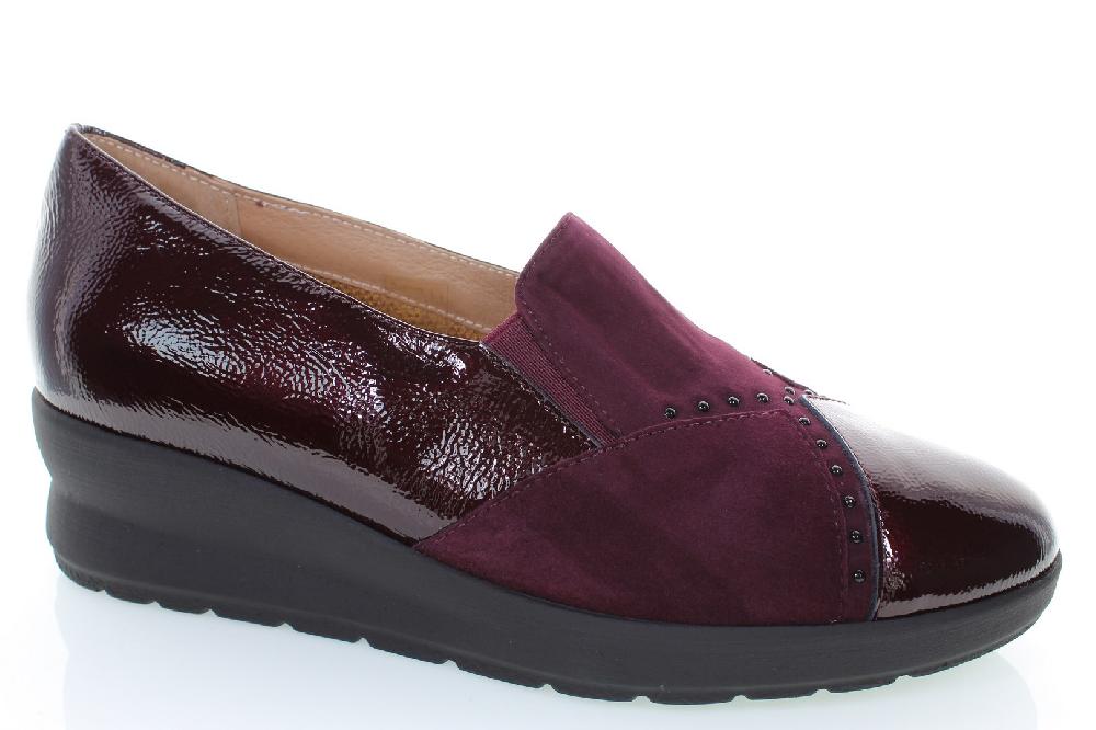 Soffice Sogno Slip on in pelle con borchiette Saldi Di Fabbrica