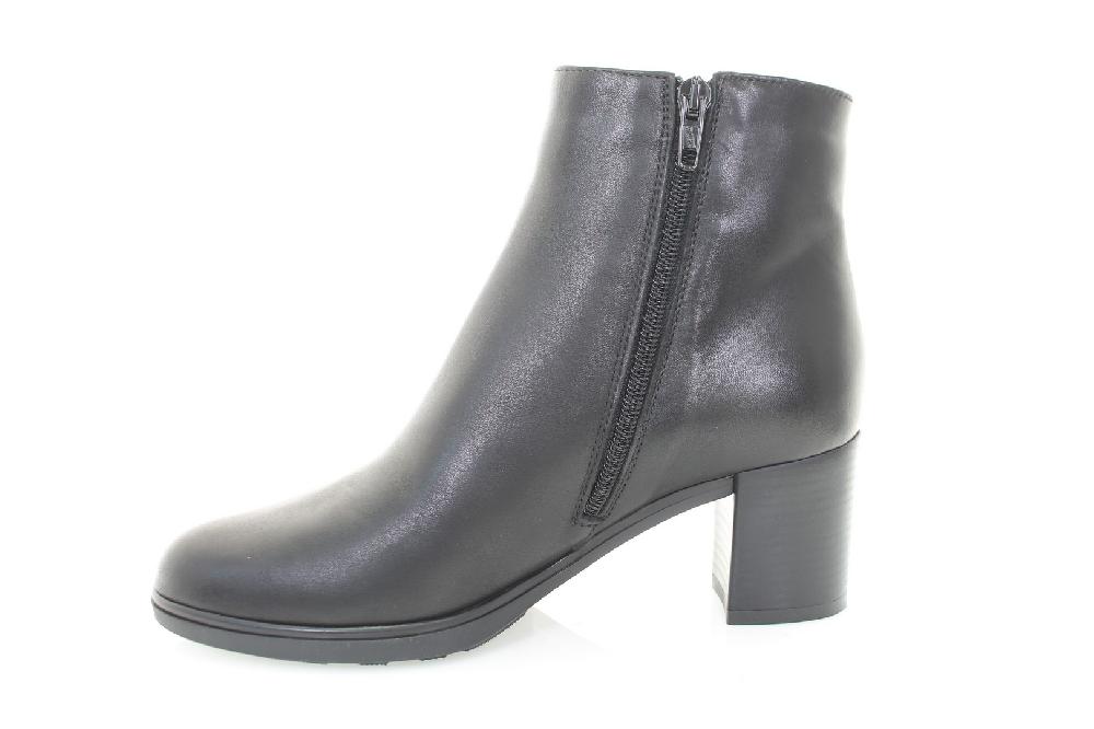 Soffice Sogno Stivaletto in pelle con ornamento Consegna Veloce