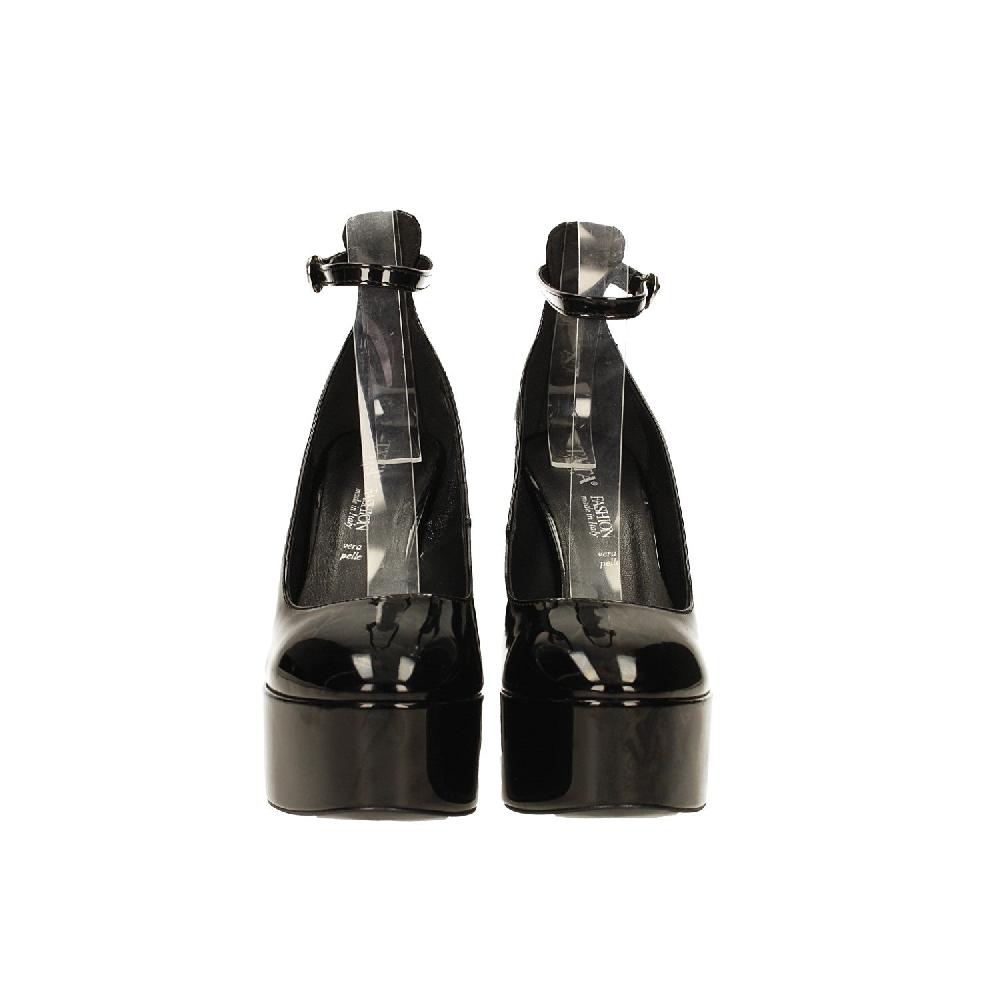 Tata Italia Décolleté platform in vernice. Made in Italy. Tacco alto 13.5cm Nuova