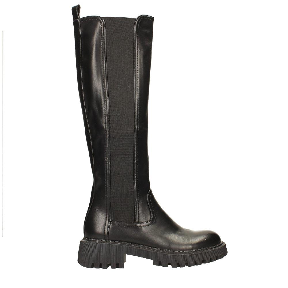 Tata Italia Stivali con suola carrarmato. Tacco alto 4.5cm Italia