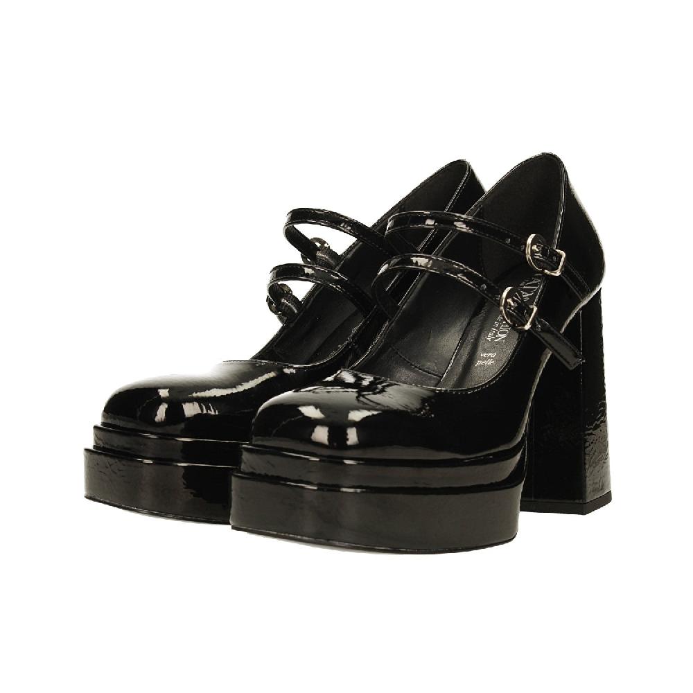Tata Italia Décolleté in vernice. Made in Italy. con doppio cinturino. Tacco alto 11cm Latest fashion